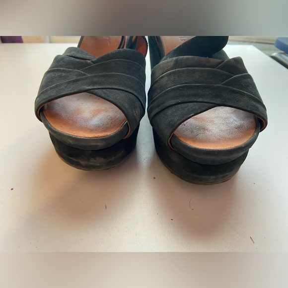 Gentle Souls Black Suede Wedge Sandals - Size 9M - Picture 5 of 8